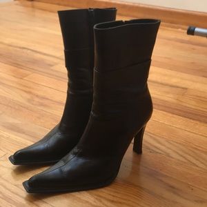 Black Leather Heel Boots.